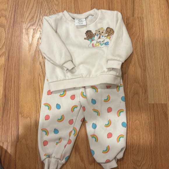 Baby Girl Clothes Bundle in size 6-9M - 4 pieces total in EUC! - Picture 2 of 6